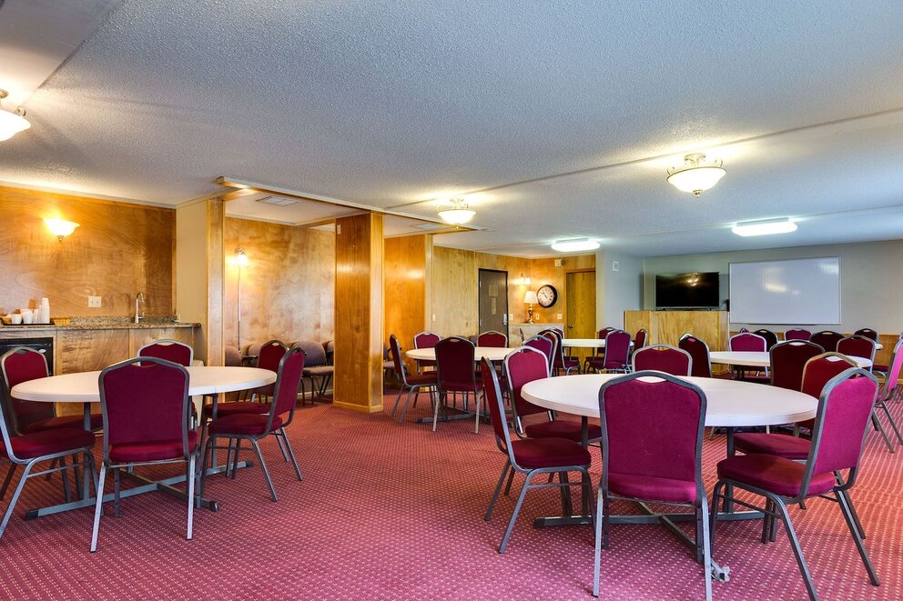 Fireside Inn & Suites Sunset Room