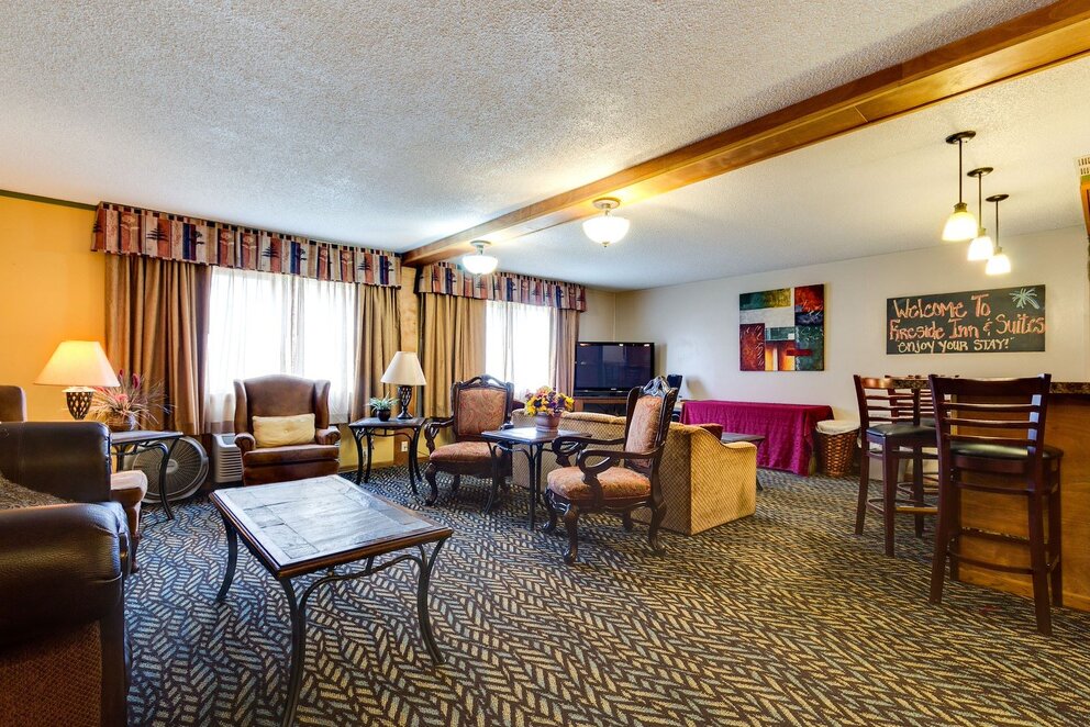 Fireside Inn & Suites Guest Lounge